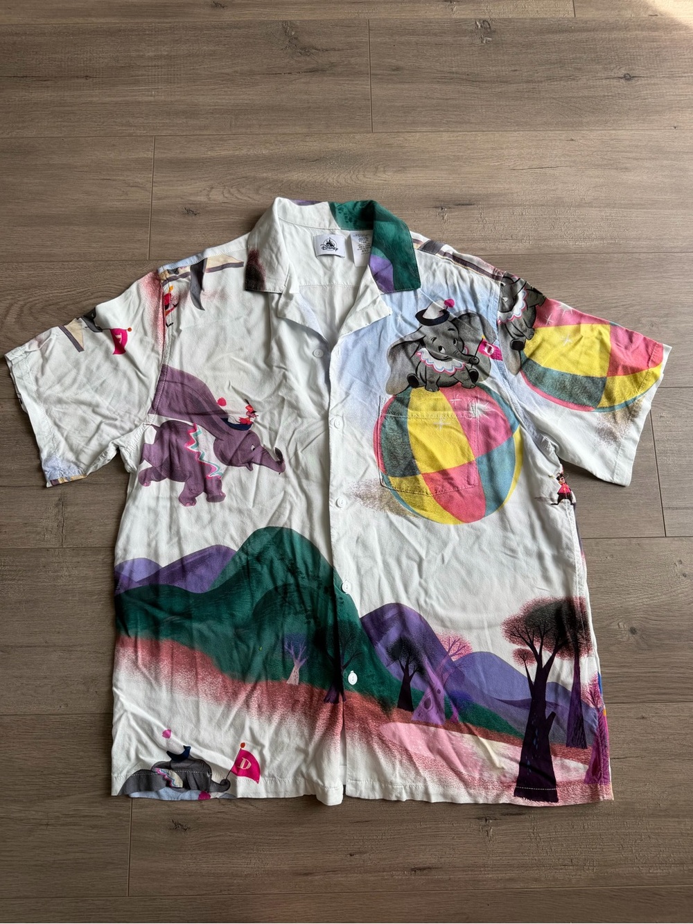 2024 Disney Parks Dumbo button down top - size large